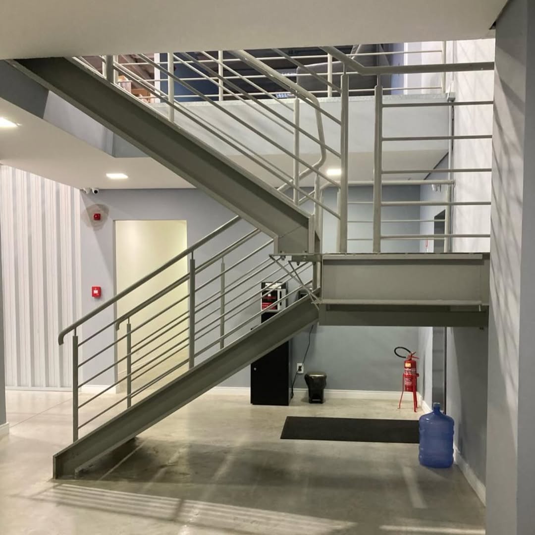 Mezanino metálico industrial sob medida em Feliz RS
